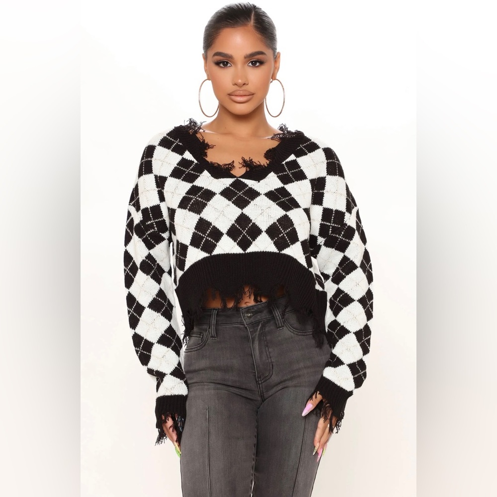 FASHION NOVA: CROP SWEATER SIZE L NEW WITH TAGS  (#2064)
